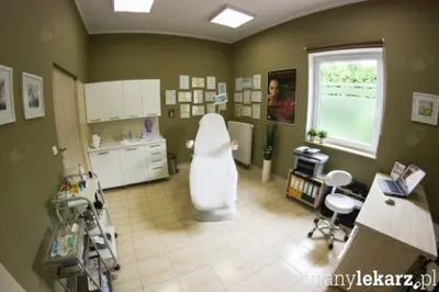 lek. Jacek Gronka, chirurg